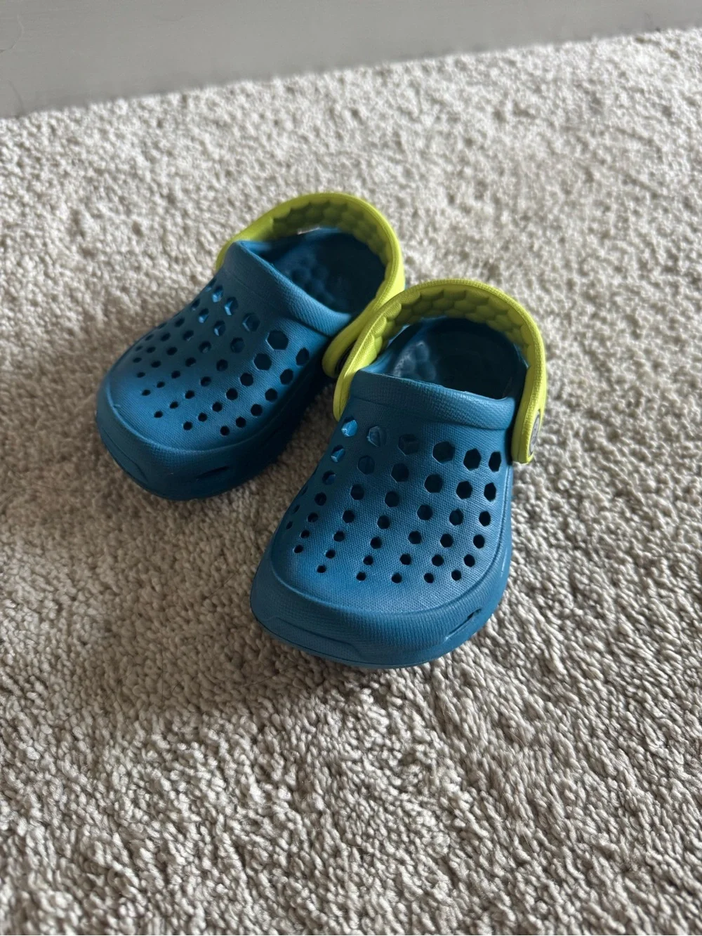 Joybees Kids Blue Slip-On Sandals with Lime Heel Strap